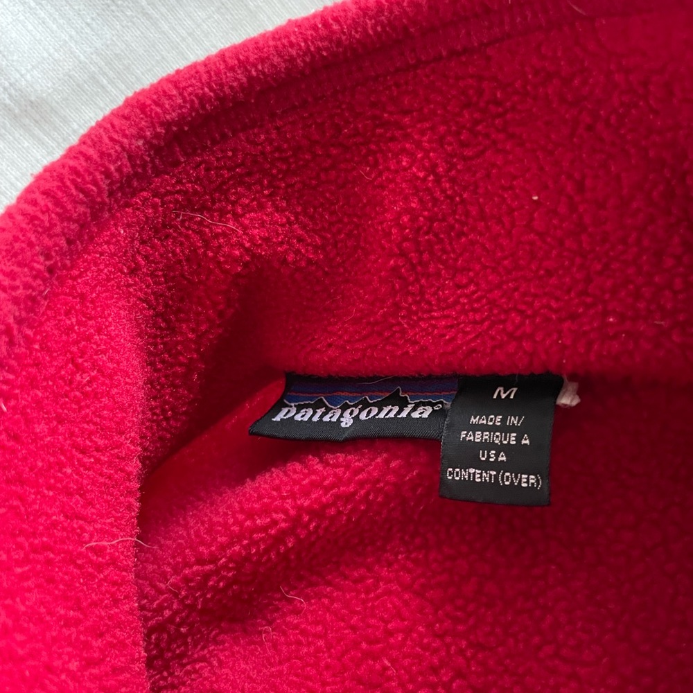 Men’s Red fleece material Patagonia Vest. Size Medium